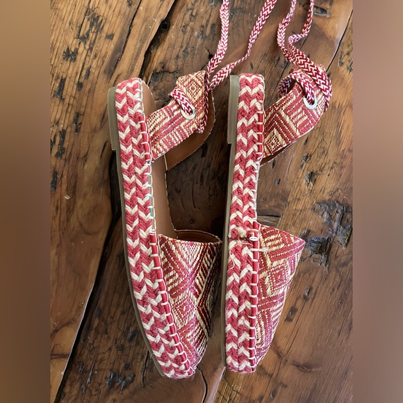 Pair of brand new ASOS Design woven espadrilles red US 8 - Picture 5 of 6